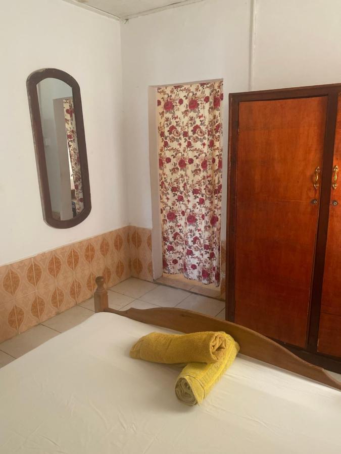 One World Village Guesthouse Bakau Exterior photo