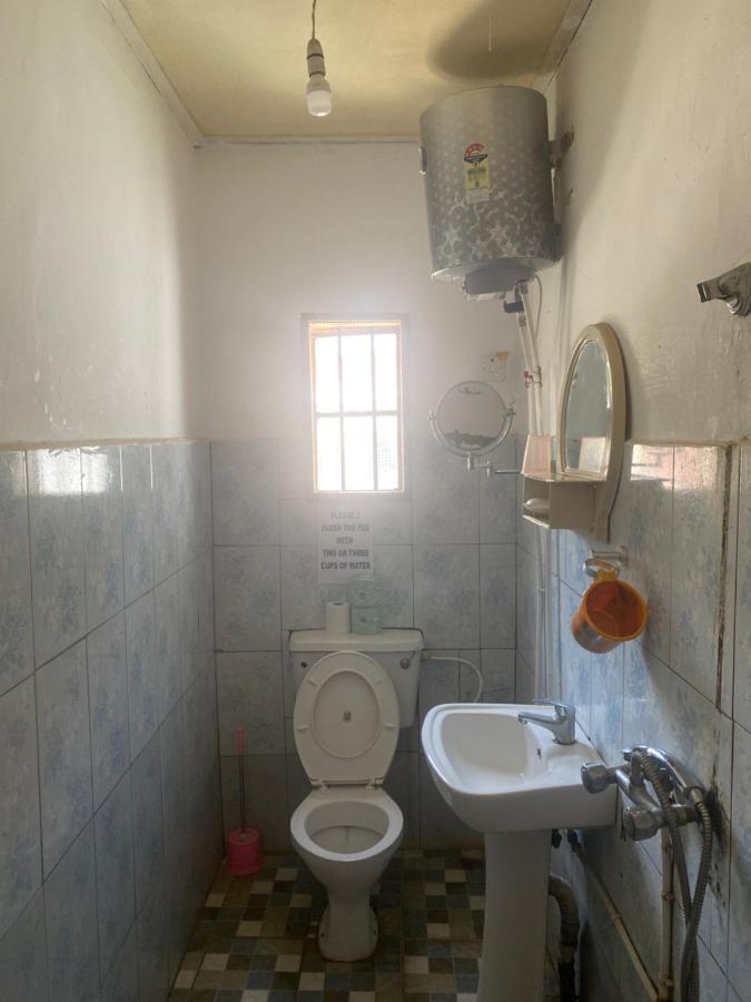 One World Village Guesthouse Bakau Exterior photo